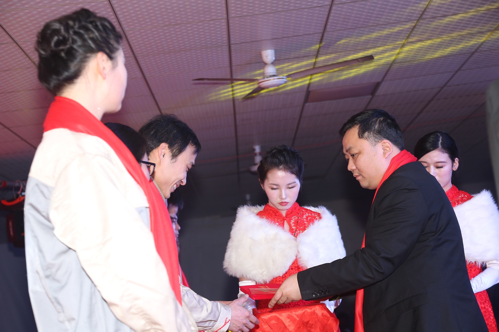 mg冰球突破(中国区)官方网站