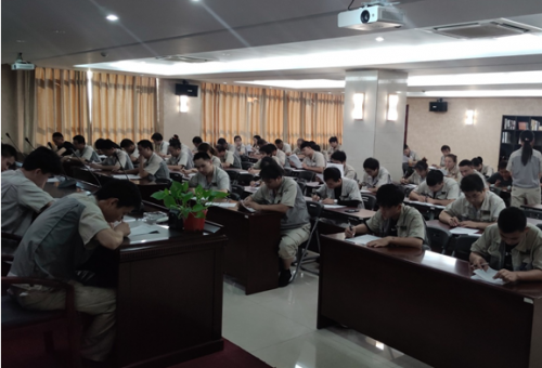 素质就业，技术立业