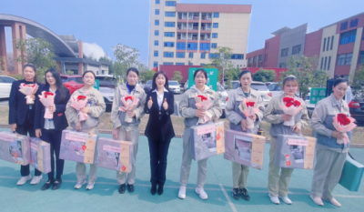 致敬mg冰球突破最美的她